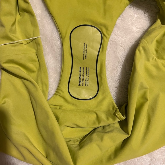 P50. Lululemon Waterside Super-High-Rise High-Leg Swim Bottom
Size 14 - Picture 4 of 4